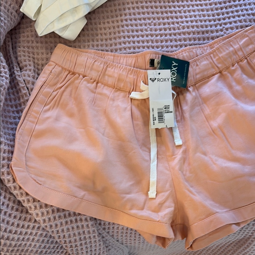 NWT Roxy Peach Athletic Shorts Lightweight Comfort